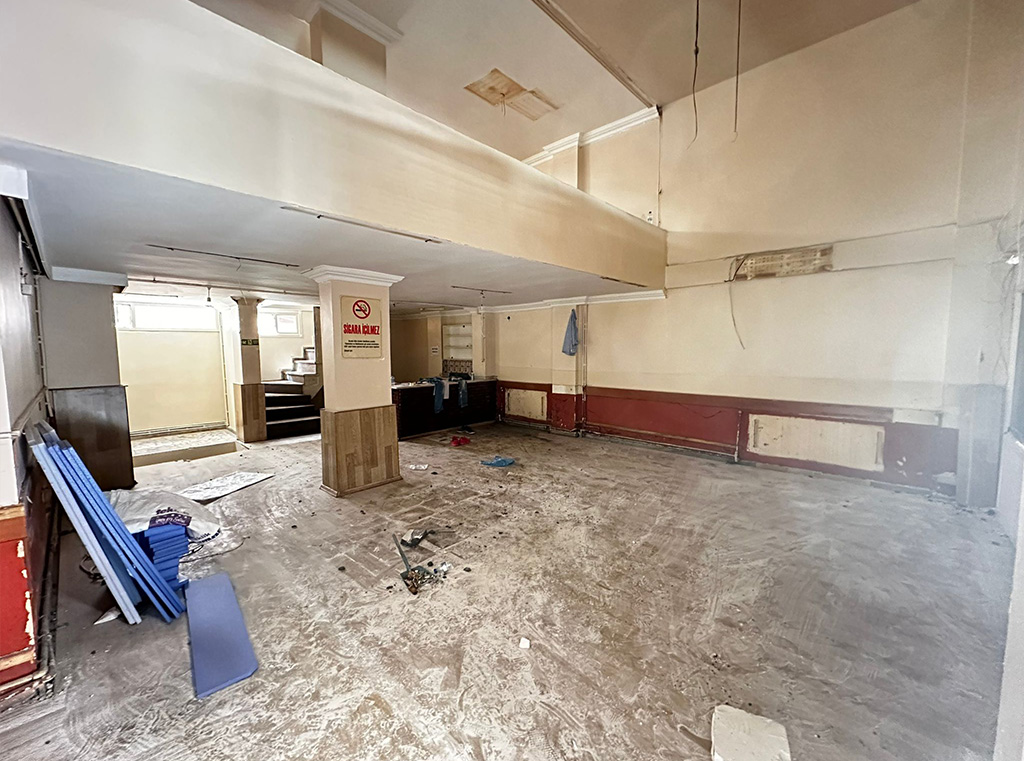 Ümraniye Çarşıda 240 m2 Kiralık Dükkan
